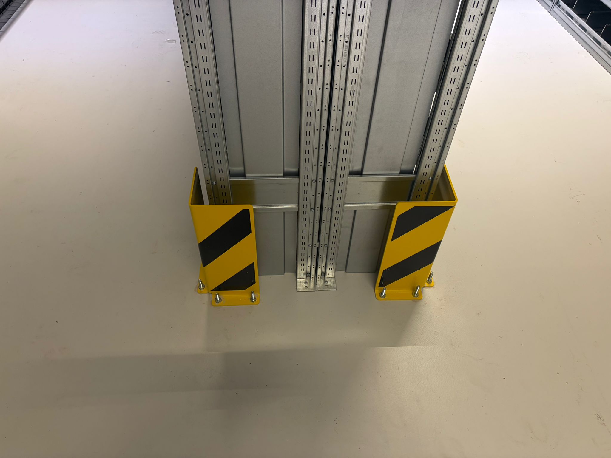 Groven Gaaswanden / Groven Store Safety - Hoekbeveiliging